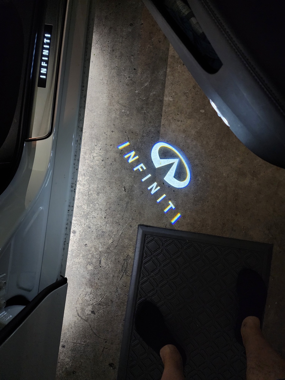 Infiniti Door Logo Lights