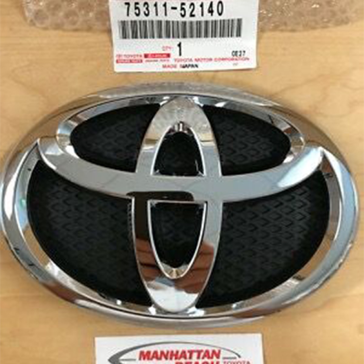 Toyota Bonnet Grill Logo